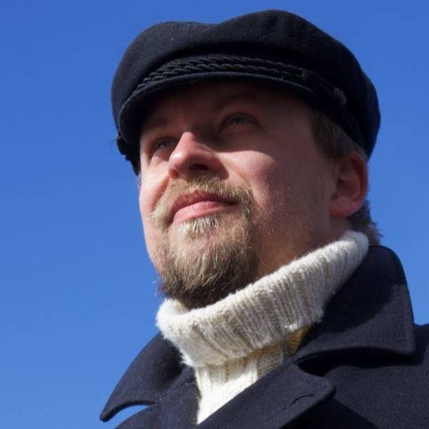 Iain  Smith 